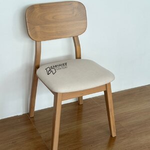 เก้าอี้ไม้สักมินิมอลหุ้มเบาะขาว