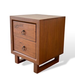 ตู้ข้างเตียงไม้สัก สีสักเข้มกึ่งด้านกึ่งเงา