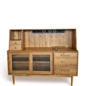 ตู้เคาน์เตอร์บาร์ไม้สักพร้อมรางปลั๊กไฟ