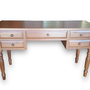 โต๊ะทำงานไม้สัก