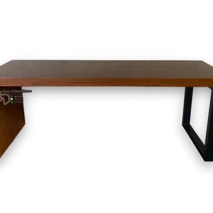 โต๊ะไม้สักขาเหล็ก