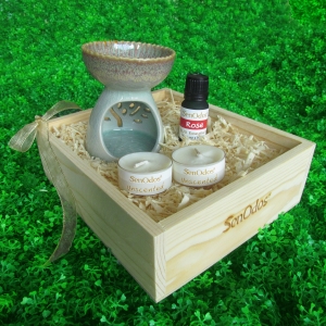 ชุดน้ำมันในกล่องไม้สน Gift Set Pine Wood Box
