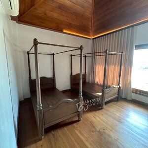 เตียงหลุยส์เสามุ้ง 3.5 ฟุต สีวอลนัท