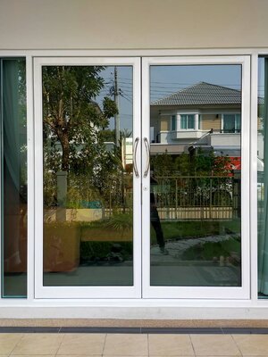 ประตูสวิงคู่