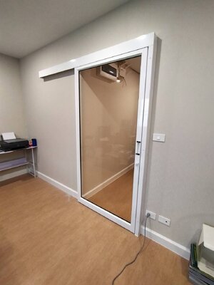 ประตูบานเลื่อนรางแขวน