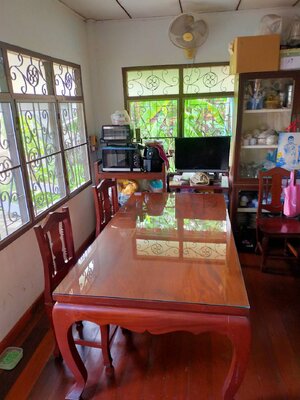 กระจกปูโต๊ะ