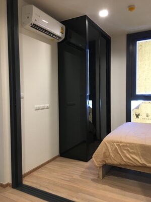 ตู้เสื้อผ้าคอนโด