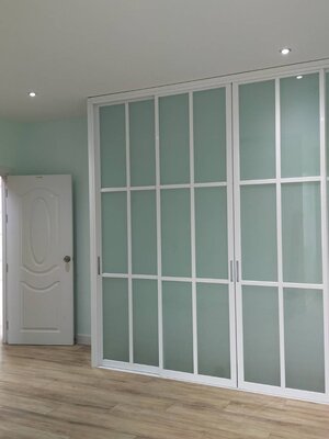 ตู้เสื้อผ้า สีขาว